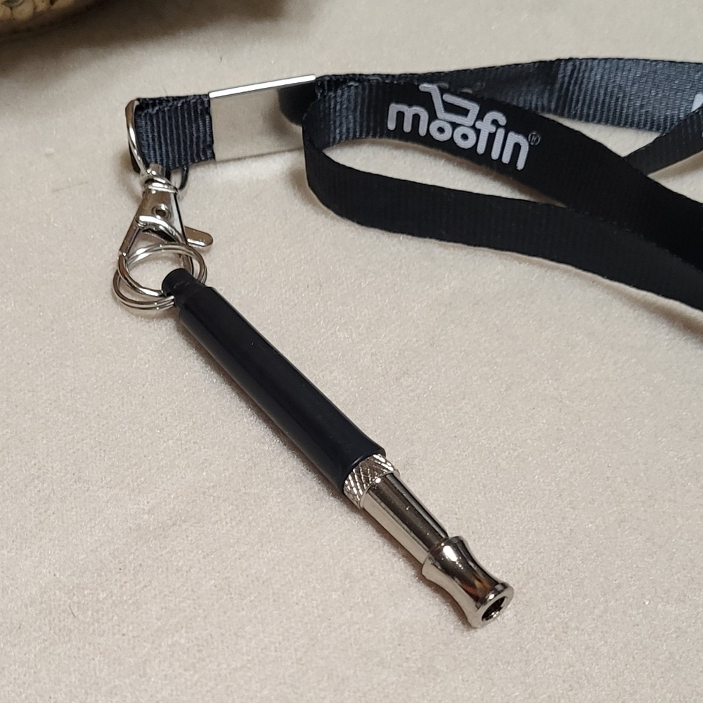 Moofin NWOT Silent Ultrasonic Sound Obedience Dog No Barking Training Whistle 🐈 - Picture 4 of 6
